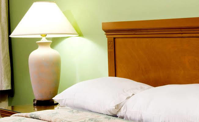 Ibis Budget London Heathrow Central Cranford Bagian luar foto