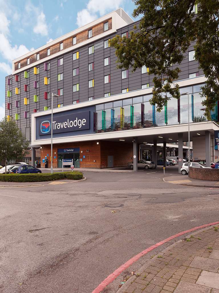 Ibis Budget London Heathrow Central Cranford Bagian luar foto